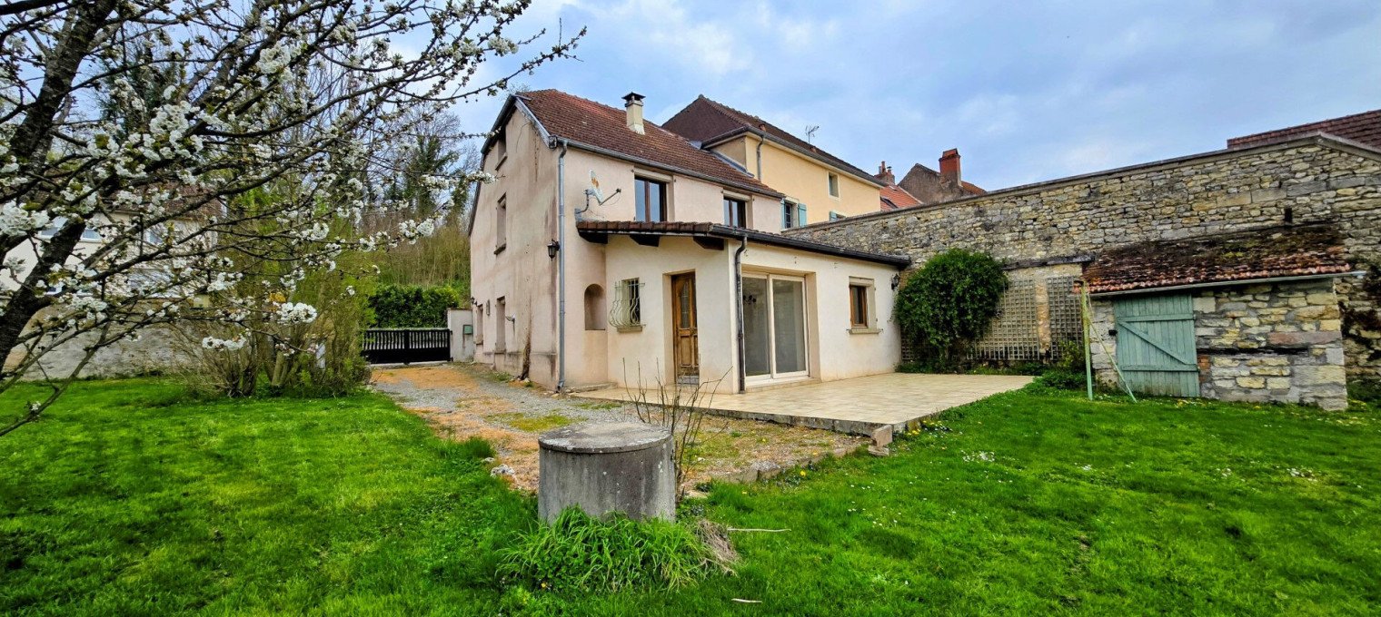 Maison à 
Mirebeau Sur Beze