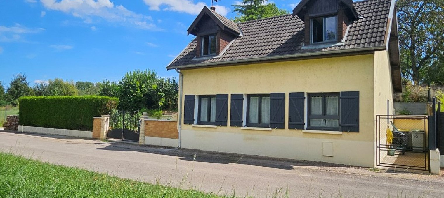 Maison à 
Mirebeau Sur Beze