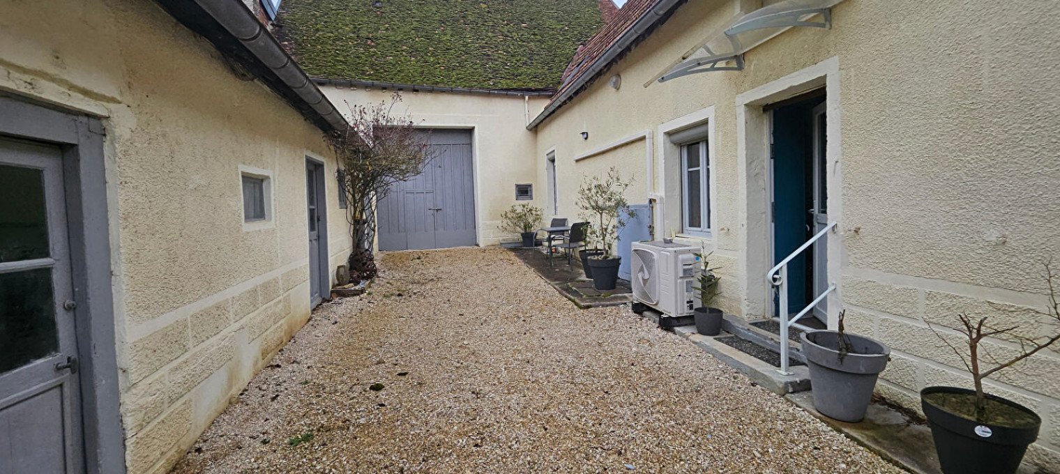 Maison Ã  
Champagne Sur Vingeanne