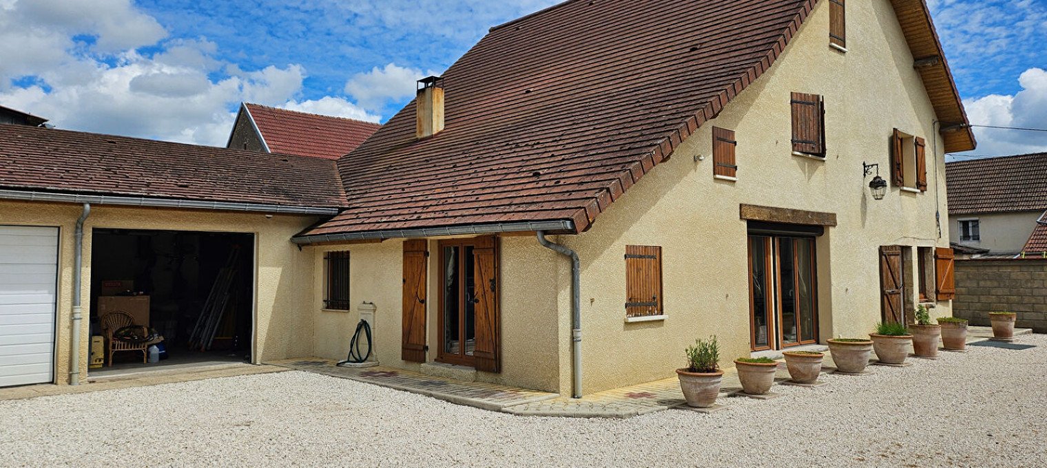Maison Ã  
St Sauveur