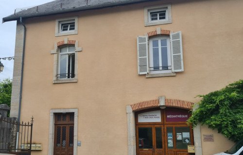 Appartement Ã  
Couchey