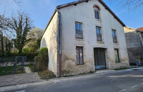 Inconnu Ã  
Mirebeau Sur BÃ¨ze